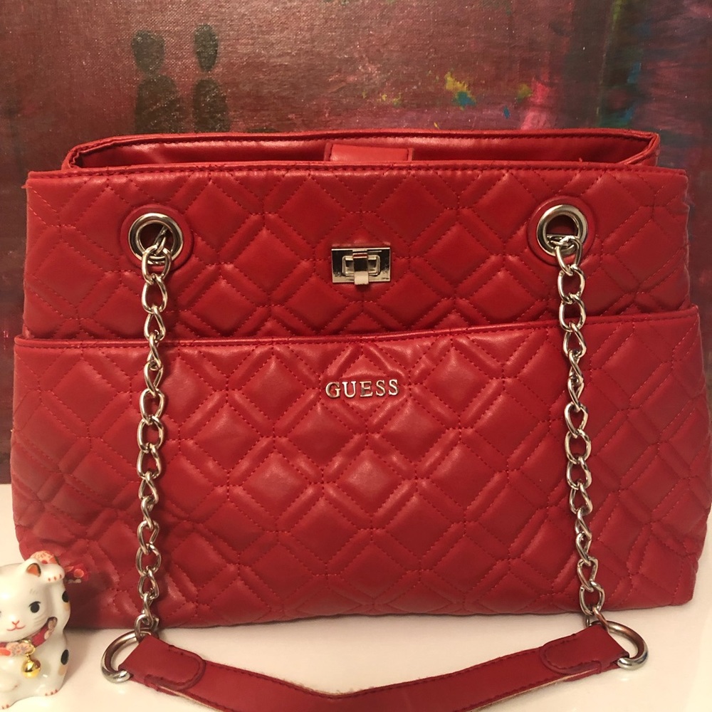 USED Guess Quilted Chain Bag